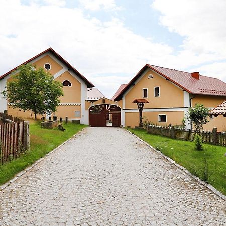 Statek Selsky Dvur Bed & Breakfast Milhostov Luaran gambar